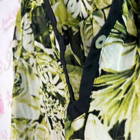 Quintessential blouse flowers Floral Green white black Top artsy button flowy - Picture 8 of 11